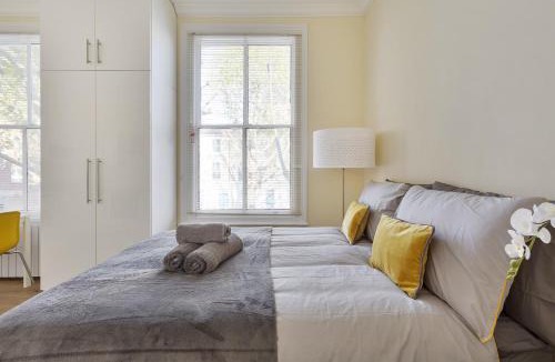 Shepherd's Bush Apartment | Compact Studio Flat - Shepherds Bush-Notting Hill