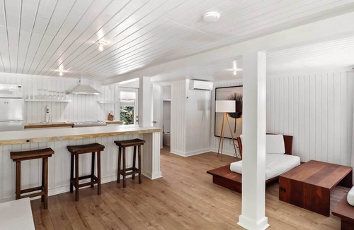Gregory Town Villa | Complimentary Concierge + Private Beach + Gaulding Cay + Chef Services