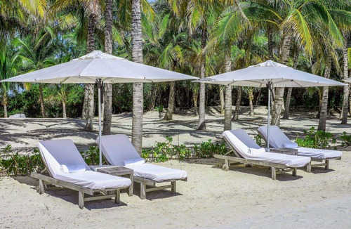 Gregory Town Villa | Complimentary Concierge + Private Beach + Gaulding Cay + Chef Services