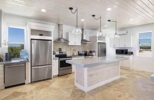 James Cistern Condo | Compound w/Beach, Pool, Pickleball, Gym, Kayaks, Golf Carts, Views!