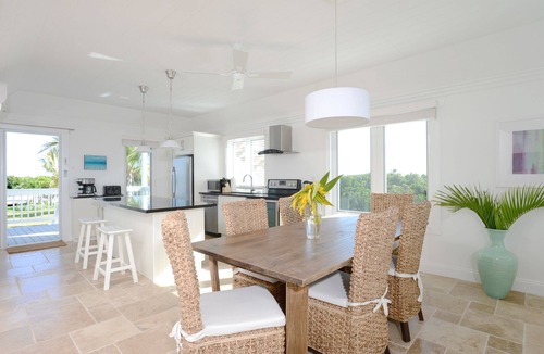 James Cistern Condo | Condo w/Views, Beach, Htd Pool, Pickleball, Golf Cart,Gym, Walk to Restaurant