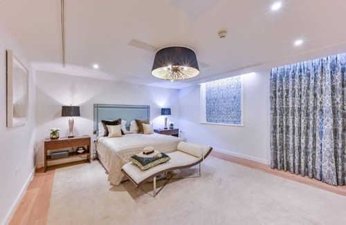 City of Westminster Apartment | Connaught Duplex, Hyde Park view, AirCon, concierge, private gym, cinema, terrace