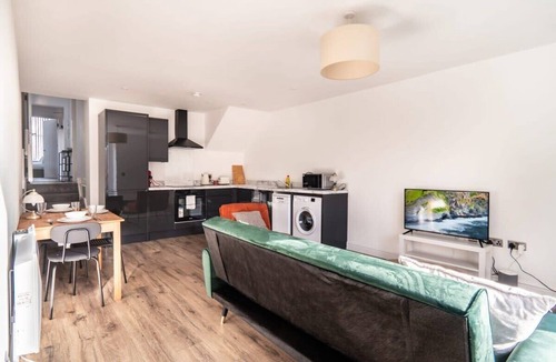 Crosby Apartment | Contemporary 2 Bed Apartment in Waterloo Liverpool