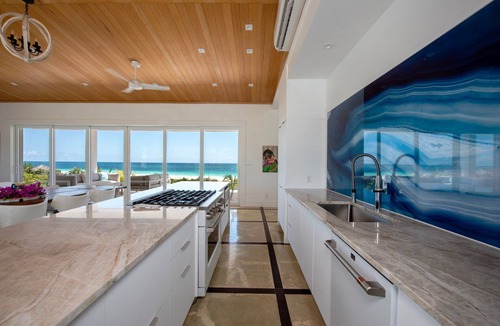 Savannah Sound House | Contemporary Beachfront Escape with Private Pool on Windermere's World-Famous Pink Sand Beach