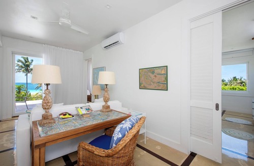 Savannah Sound House | Contemporary Beachfront Escape with Private Pool on Windermere's World-Famous Pink Sand Beach