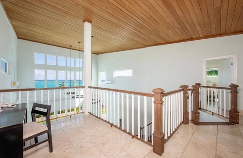 Governor's Harbour Villa | Contemporary Beach Villa In Boutique Club