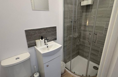 Peterborough Apartment | Contemporary City Studio 1 - Contractor's and traveller's accommodation