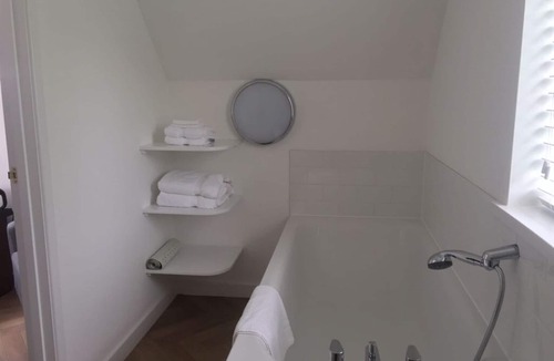 Bourton-on-the-Water House | Coombe House