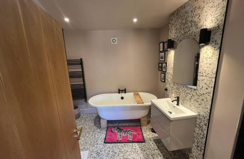 Devizes House | Copper Cottage