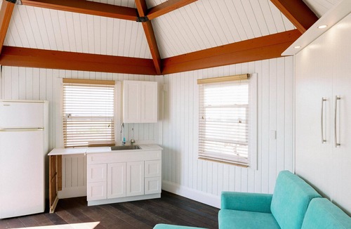 Coral Harbour Cabin | Coral Condominium - Studio Cabana overlooking the ocean in peaceful Nassau
