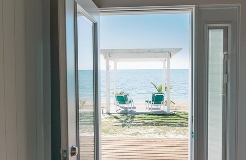 Coral Harbour Cabin | Coral Condominium - Studio Cabana overlooking the ocean in peaceful Nassau