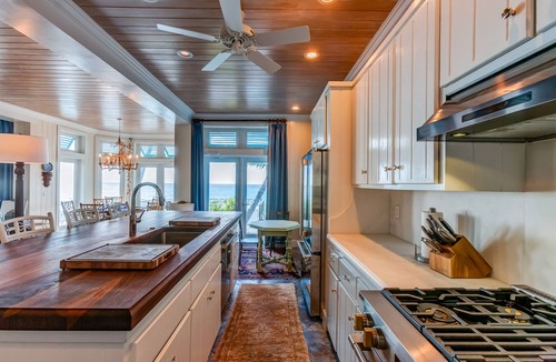 Hope Town Villa | Coral Reef House: Your Beachfront Oasis in Hope Town