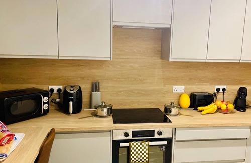 Corby Apartment | Corby- Split Level Apartment with 3 Bedrooms