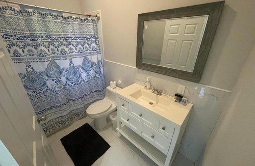 Nassau Apartment | Cornerstone Rentals Lovely 1-BdRm Midtown Unit 1