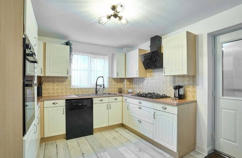 Launceston House | Cornish Haven -Spacious 4 Bed House by Launceston