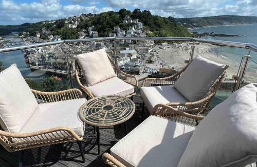 West Looe Villa | Cornwall Large Beach House Sea & Beach Views - 4 Bedrooms & 3 Bathrooms