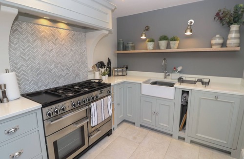 Nettlestone Cottage | CORONATION HOUSE, pet friendly, luxury holiday cottage in Seaview