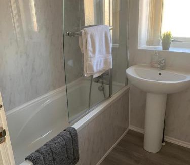 South Shore Apartment | Cosy 2 Bed By Pleasure Beach