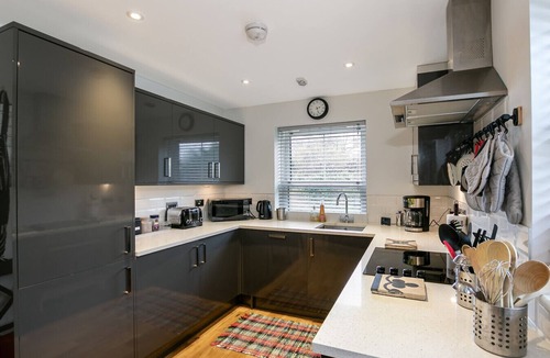 Bicester House | Cosy 3 Bedroom Home Next to Bicester Village