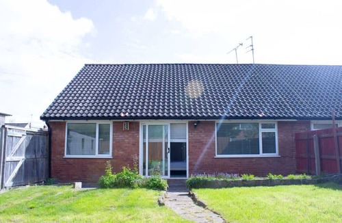 West Kirby House | Cosy 3Bed Bungalow in West Kirby, Free Parking