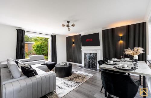 Knowle Sands House | Cosy 5 bedroom house - Central By Valore Property Services