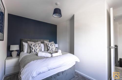 Knowle Sands House | Cosy 5 bedroom house - Central By Valore Property Services