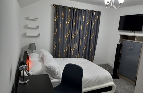 Manchester House | Cosy Accommodation