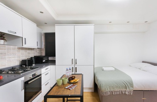 King's Cross House | Cosy Double Bedroom near Kings Cross - Eurostar