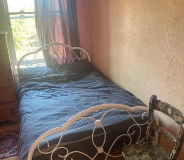 Stroud Green House | Cosy Double Room - Green & Peaceful Road - Women Only
