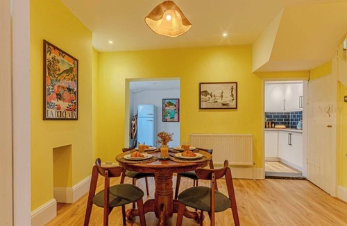 Margate House | Cosy Margate Getaway, sleeps 5 By Adliv