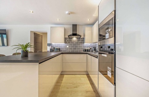 Highfields Caldecote Apartment | Cosy Nook One - Two Bedroom Apartment, Sleeps 4