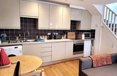 Montpellier House | Cosy, quiet, 2-bedroom house in a great part of Cheltenham near the town centre.