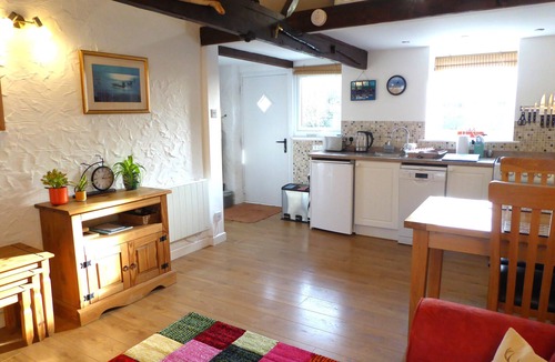 Bude House | Cosy rural barn retreat for couples near stunning Cornish coast
