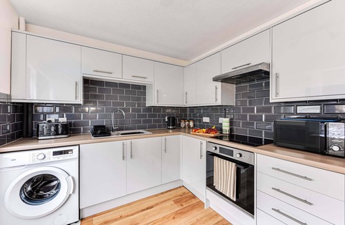 Bedford Apartment | Cosy Sleeps 5 Bedford Stay