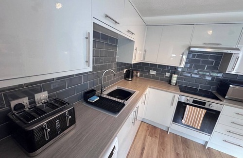Bedford Apartment | Cosy Sleeps 5 Bedford Stay