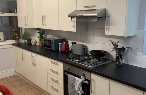 Harringay House | Cosy very large 7 bedroom Victorian home in Zone 2 London