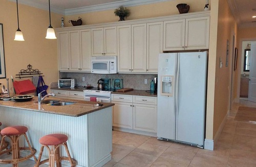 Treasure Cay Cottage | Cottage # 3 - Sleeps 8 and just steps away from the beach!