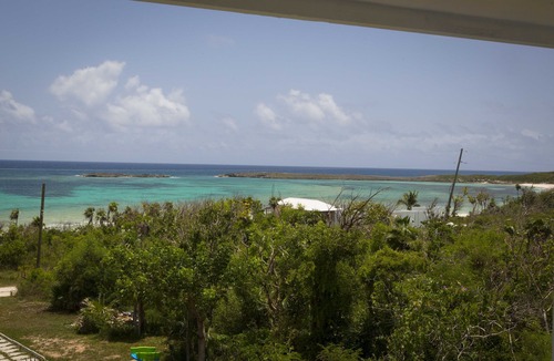 Clarence Town Cottage | Cottage At Dean's Blue Hole - Walking Distance To The Blue Hole!