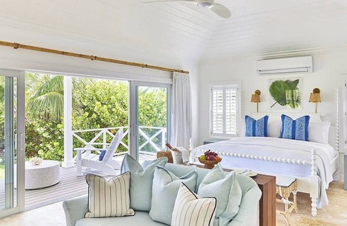 Governor's Harbour Villa | Cottage by Soft Sands – Ideal for Couples Seeking Seaside Dining & Beach Walks
