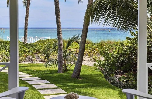 Governor's Harbour Villa | Cottage by Soft Sands – Ideal for Couples Seeking Seaside Dining & Beach Walks