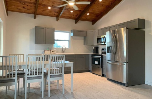 William's Town Cottage | Cottage in Little Exuma! Short walk to Tropic Of Cancer Beach!