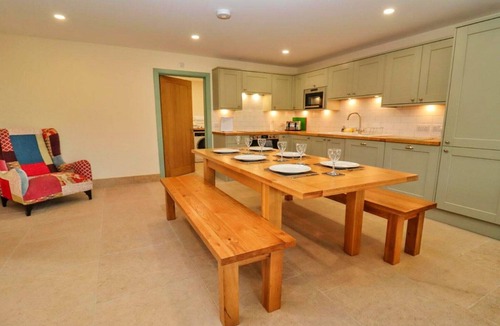 Little Rissington Cottage | Cottage in Cotswolds with Hot Tub & Garden