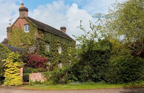 Dalbury Lees Cottage | Cottage in Derbyshire with Private Garden