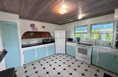 Great Exuma House | Cottage style living directly on the Ocean