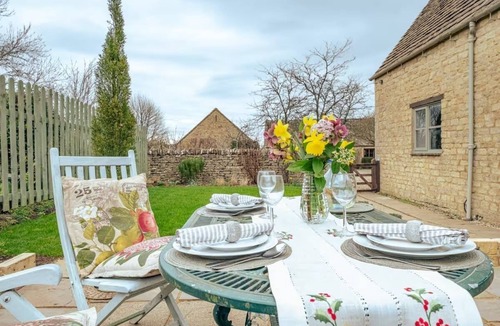 Farmington House | Country Cottage in Heart of the Cotswold