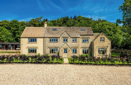 Rendcomb House | Country House Retreat in the heart of the Cotswolds for family and friends.