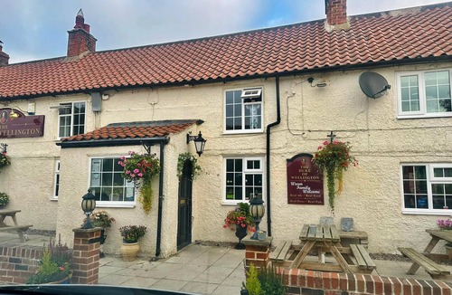 Welbury Apartment | Courtyard Rooms, 1-Bed Studio, Sleeps 2, Pets Ok