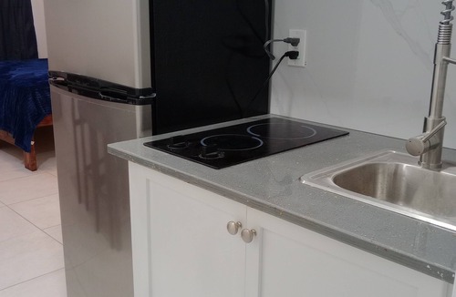 Marsh Harbour Apartment | Cozy 1-bedroom apartment with WiFi, AC in charming Marsh Harbour