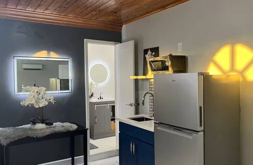 Lucaya Apartment | Cozy 1-bedroom apartment in nice Freeport with AC, WiFi