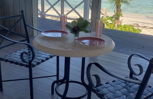 Morgan's Bluff House | Cozy 1-bedroom bungalow in charming Pleasant Harbour, Morgan’s Bluff with AC